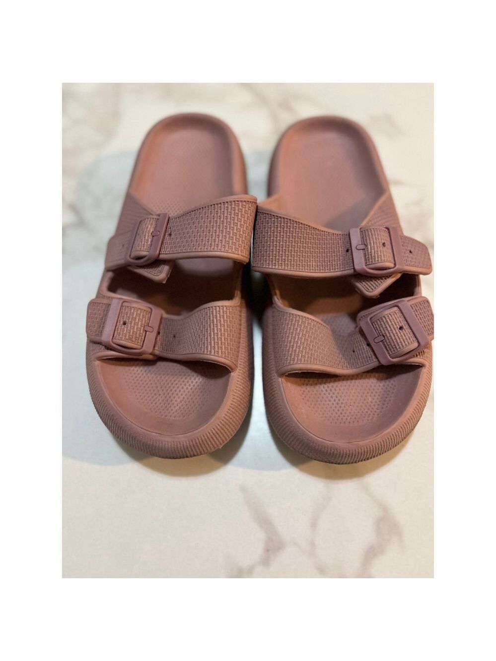 Cushionaire Fame sandals